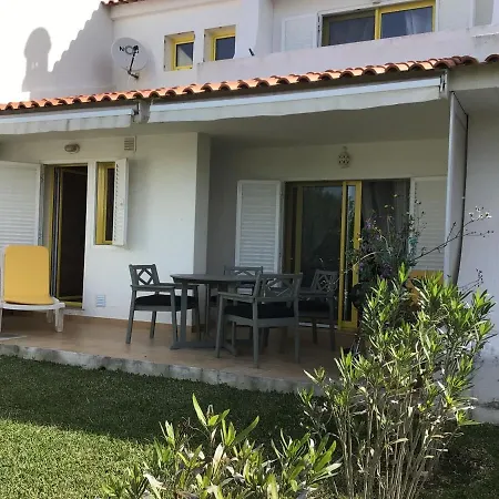 Hébergement de vacances 2 Bedroom Townhouse, Vale De Parra *